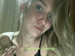 Arianaa_Grande