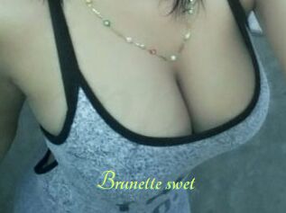 Brunette_swet