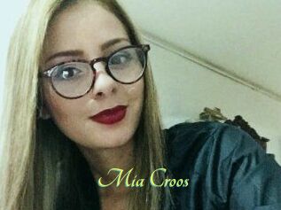 Mia_Croos