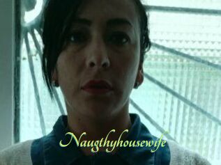 Naugthy_housewife