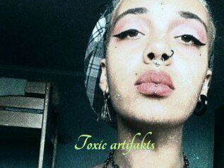 Toxic_artifakts